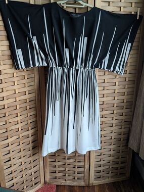 Black and White Vintage Gradient Stripe Midi Dress
